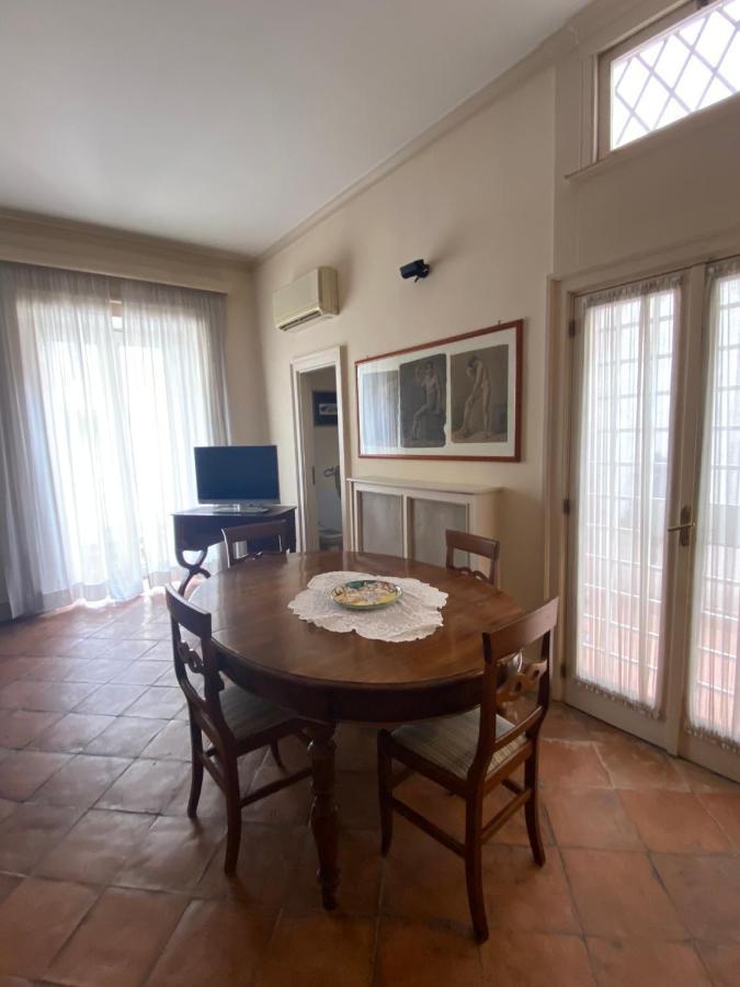 Royal Apartment In San Domenico Maggiore Naples Exterior photo