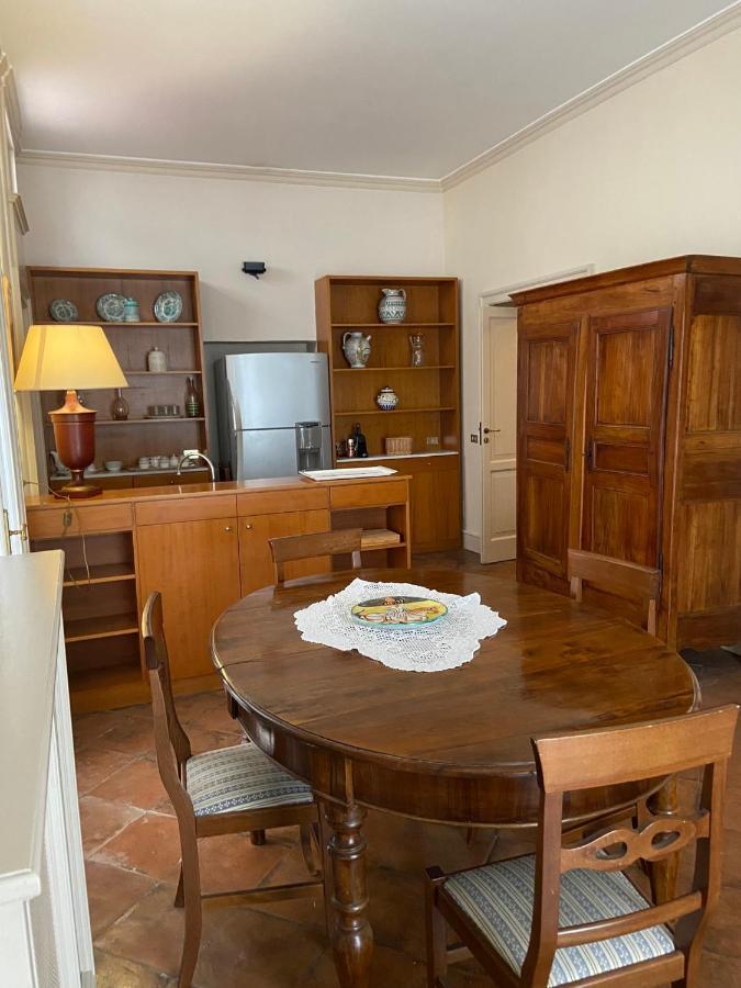 Royal Apartment In San Domenico Maggiore Naples Exterior photo